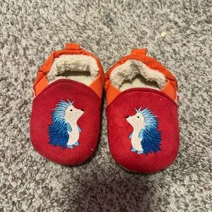 18-24 months Red slippers with blue hedgehog’s